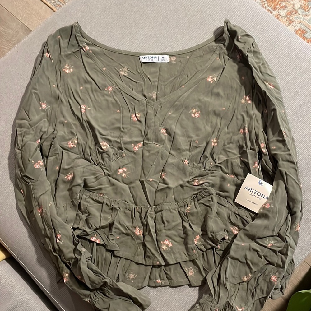 Long sleeve floral top